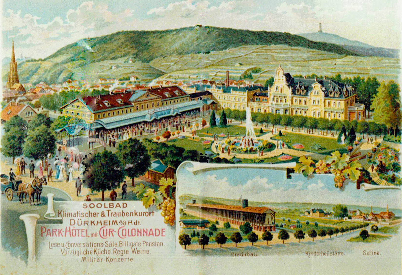 Figure 2: Oberer Kurgarten mit Stadthaus, zweistöckigem Kurmittelhaus und dem neu im Juli 1903 fertiggestellten Kurparkhotel, das durch einen Übergang direkt mit dem Kurmittelhaus verbunden ist. Der Valentin-Ostertag-Brunnen ist noch nicht erbaut, die 1828/29 erbaute Ludwigskirche ist zum Glück nur der künstlerischen Freiheit zum Opfer gefallen. Postkarte nach einem Gemälde von Valentin Dirion, 1903.